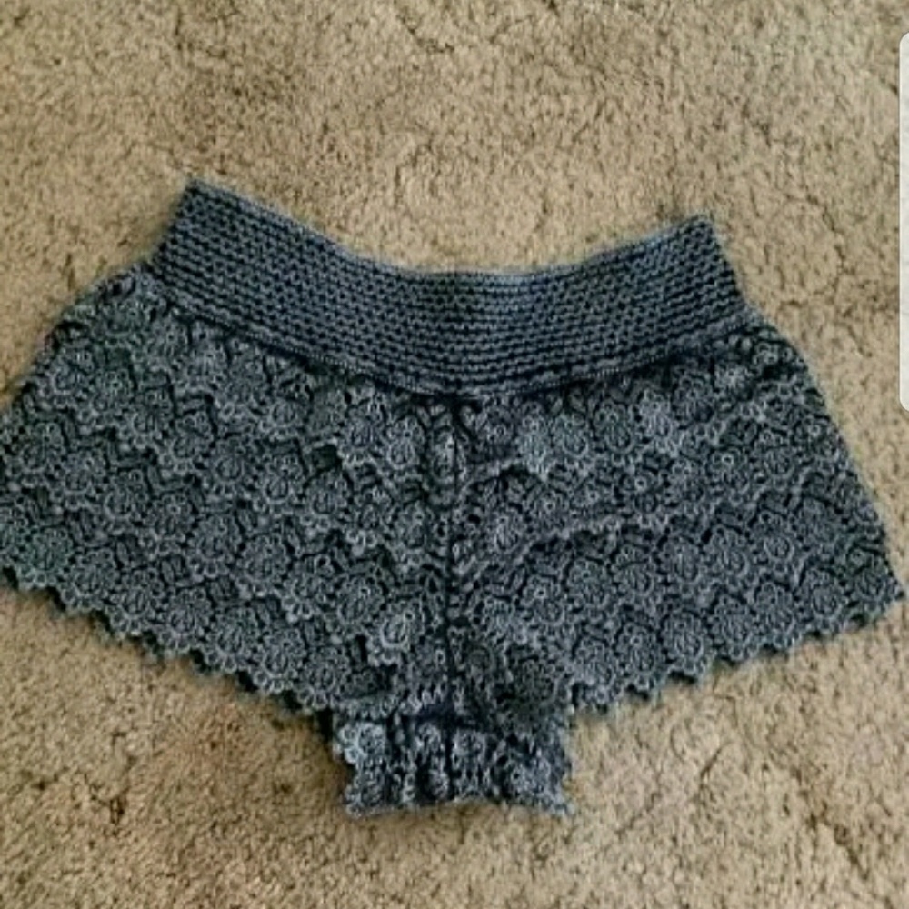 Hot crochet summer shorts